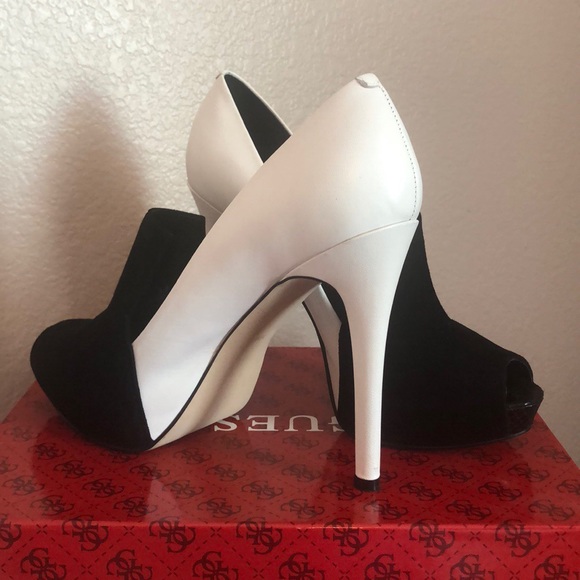 Guess Honeye Platform Heel - Picture 4 of 7